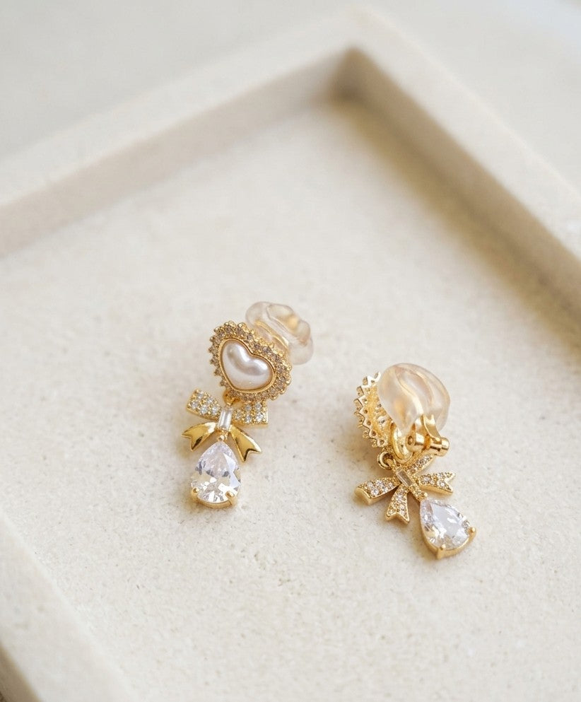 Elegant gold-toned drop earring-Jw277